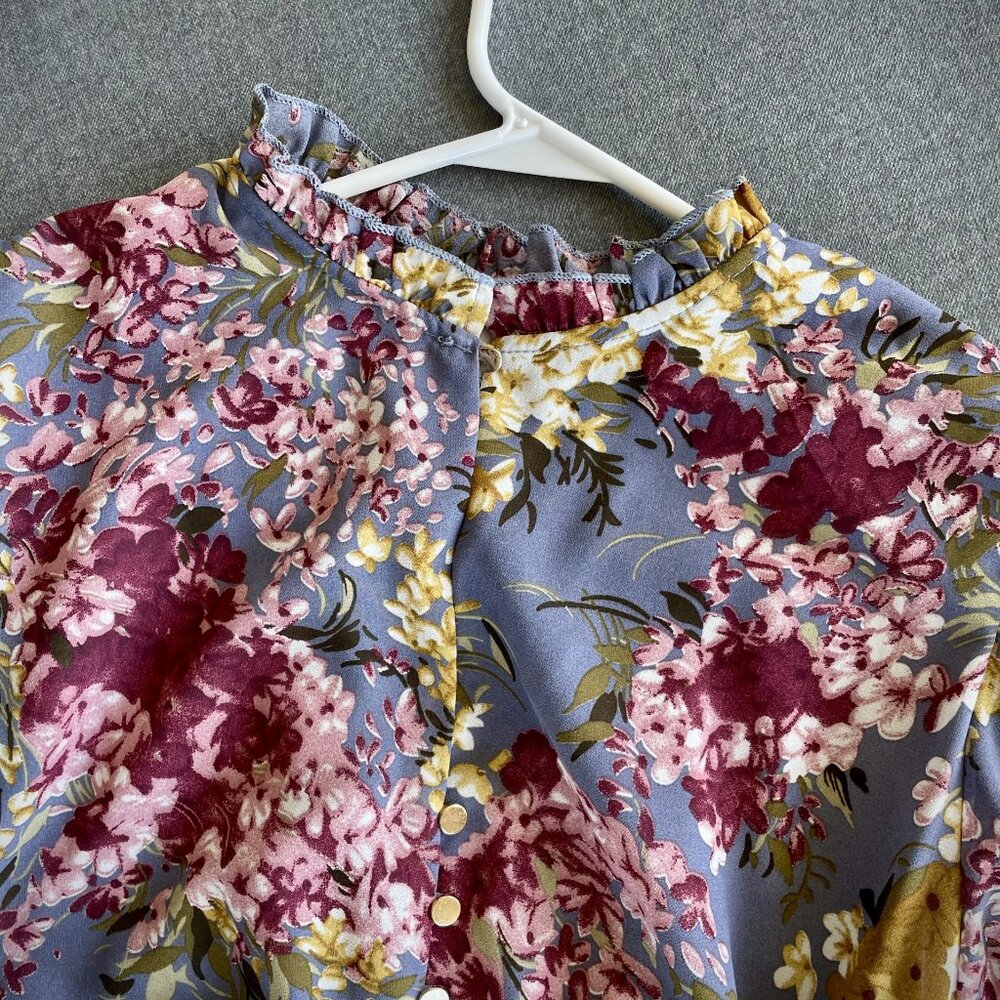 Chicwish Flying Petals Print Puff Sleeves Ruffle Dress in Lavender XS - Picture 5 of 11